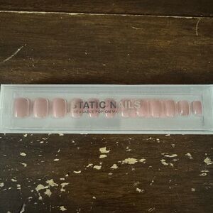 Static Nails Reusable Pop-On Nails in Peony